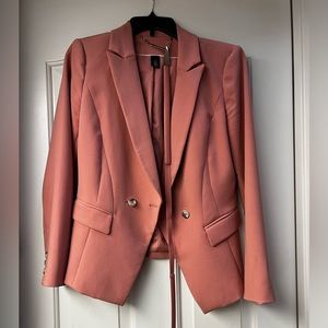 White House black market blush colored blazer with matching belt.